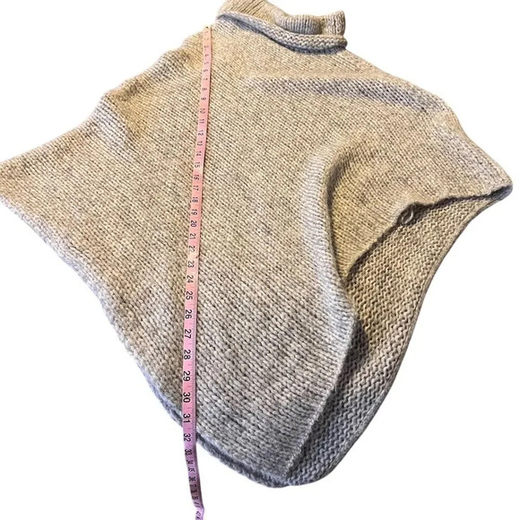 Incalpaca TPX Gray Turtleneck Poncho Sweater Cape L/XL Asymmetric Hem Winter - Picture 6 of 12